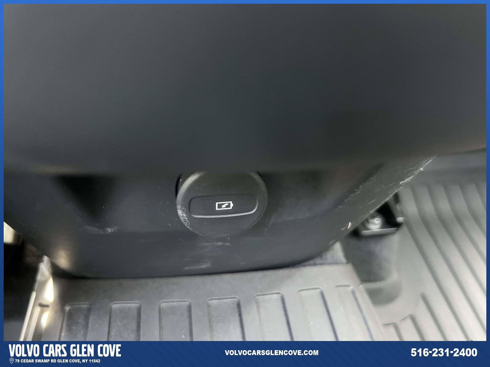 Used 2026 Volvo XC60 B5 Plus w/ Protection Package Premier AWD/4WD image 11