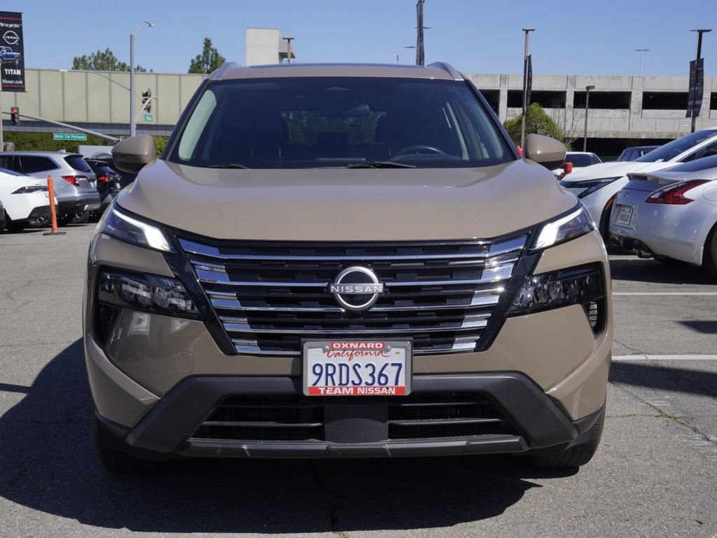 Certified 2024 Nissan Rogue SV w/ SV Premium Package FWD image 6