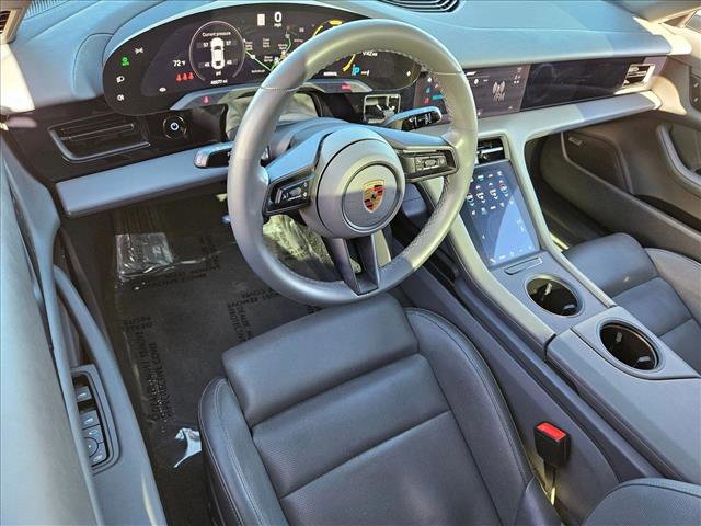Used 2023 Porsche Taycan image 10