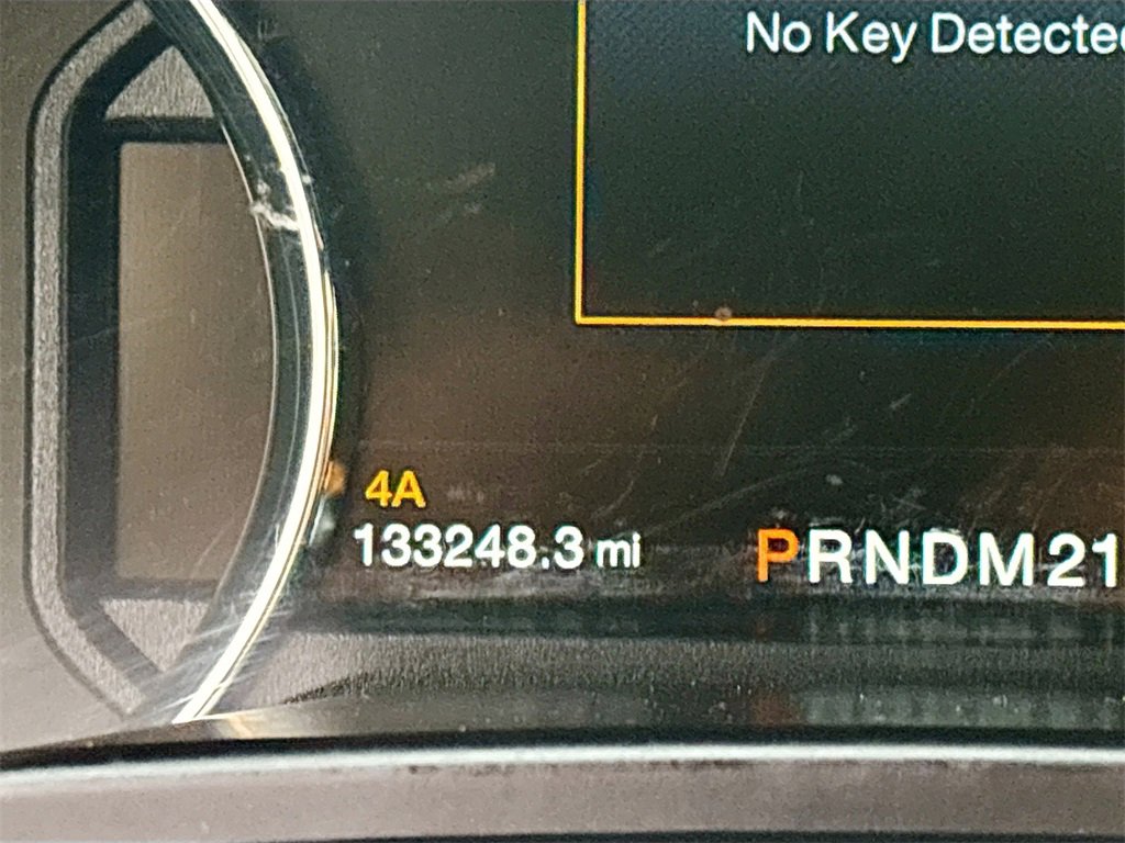 Used 2015 Ford F150 Platinum w/ Equipment Group 701A Luxury image 12