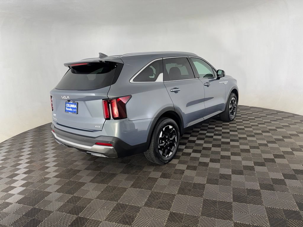 Used 2025 Kia Sorento S AWD/4WD image 7