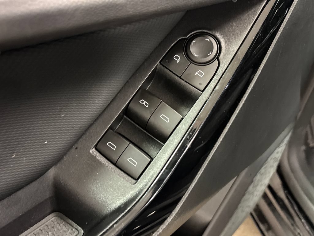 Used 2026 Chevrolet Equinox LT FWD image 20