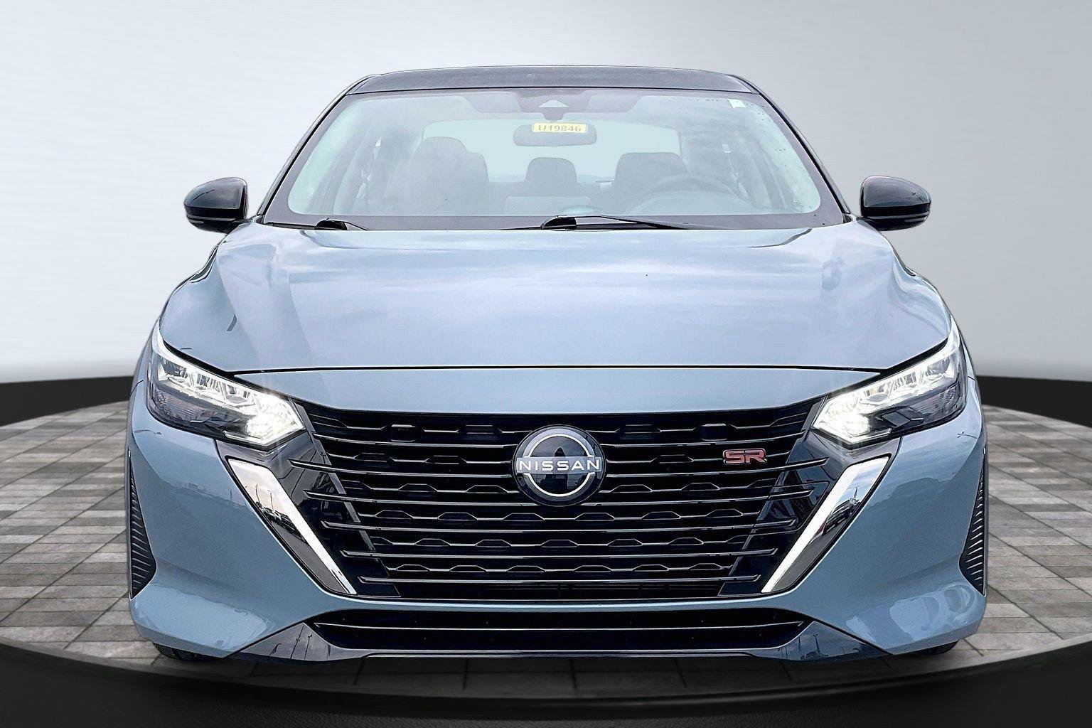 Used 2025 Nissan Sentra SR FWD image 2