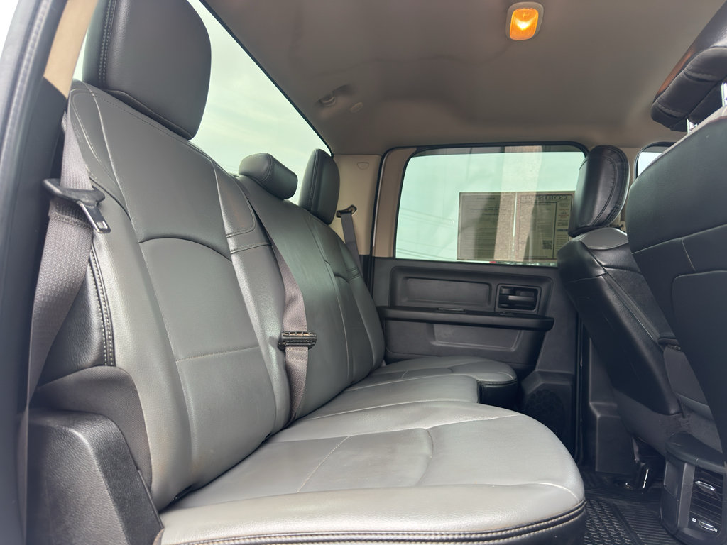 Used 2020 RAM 3500 Tradesman w/ Chrome Appearance Group AWD/4WD image 17