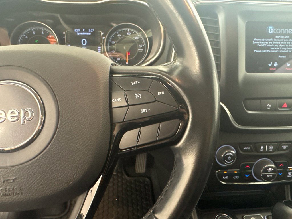 Used 2020 Jeep Cherokee Latitude Plus AWD/4WD image 10