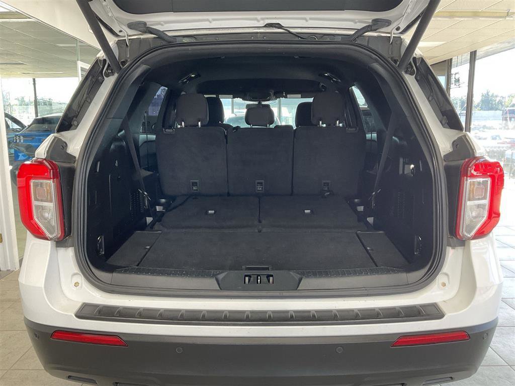 Used 2020 Ford Explorer XLT image 30
