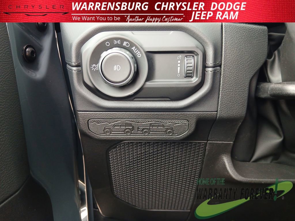New 2026 Jeep Wrangler Unlimited Sahara AWD/4WD image 30