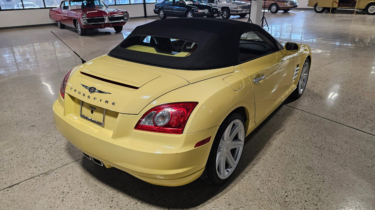 Used 2005 Chrysler Crossfire Limited image 4