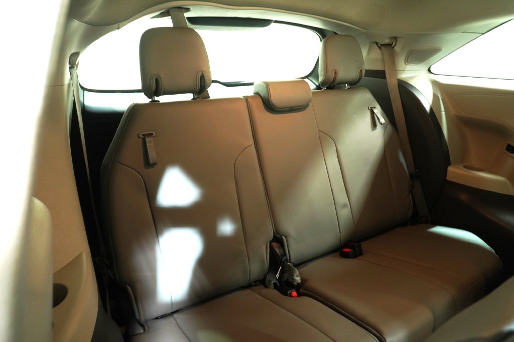 Used 2021 Toyota Sienna XLE w/ XLE Plus Package AWD/4WD image 20