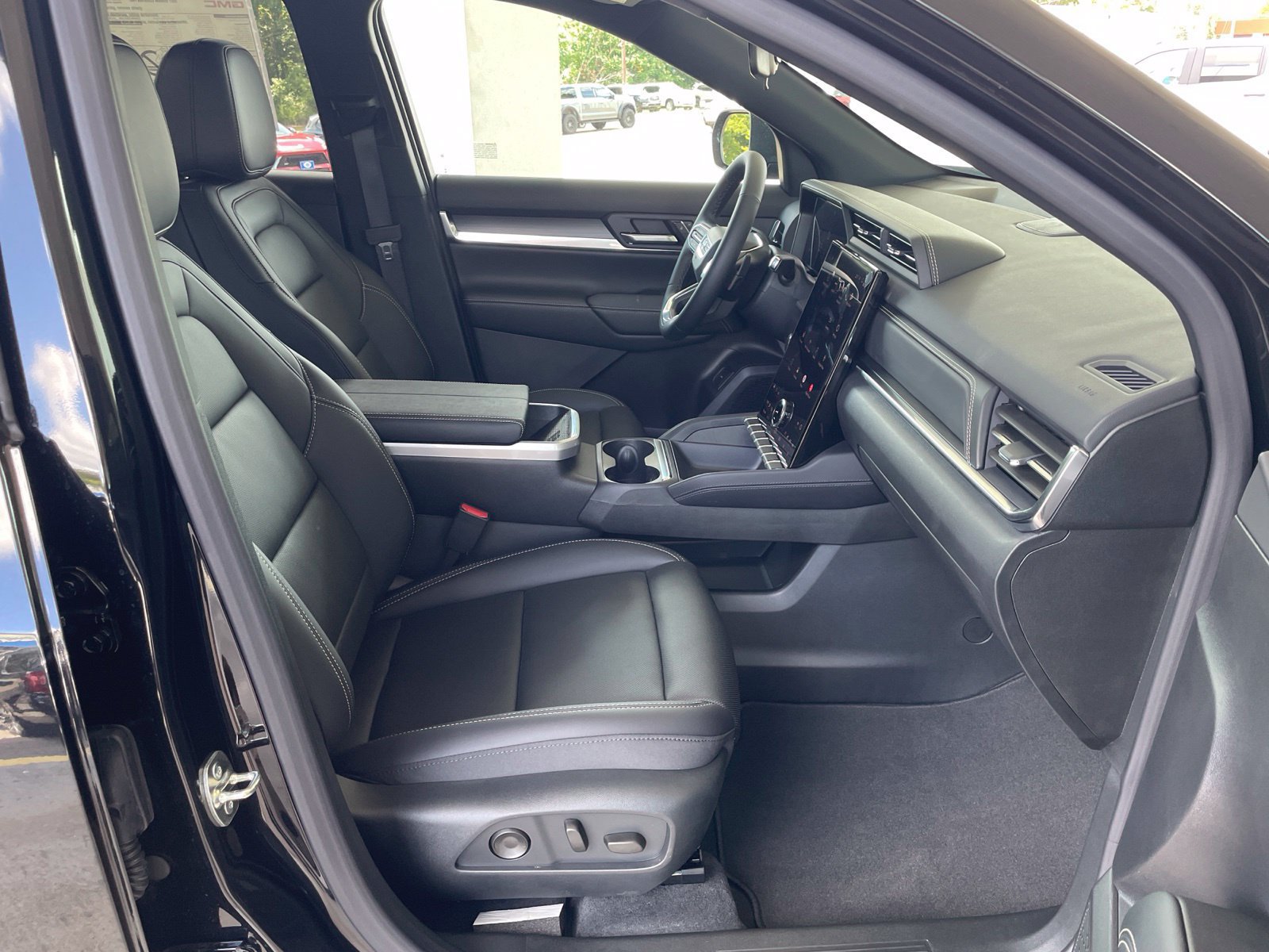 New 2027 GMC Terrain Elevation w/ Elevation Premium Package FWD image 37