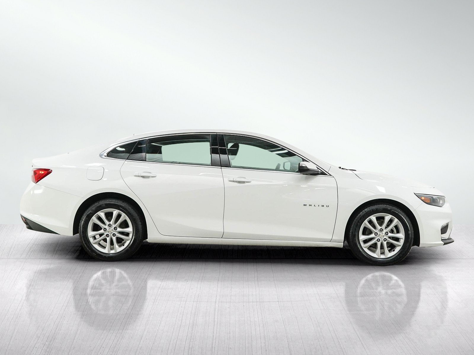 Used 2018 Chevrolet Malibu LT FWD image 6