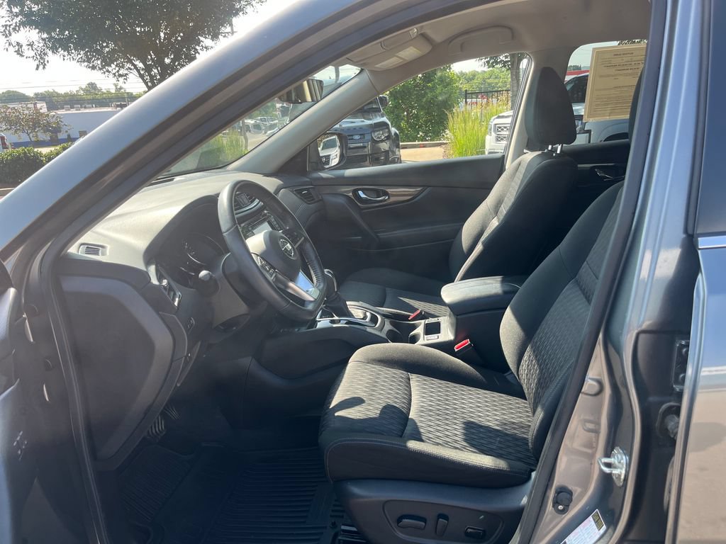 Used 2019 Nissan Rogue SV w/ Premium Package FWD image 9