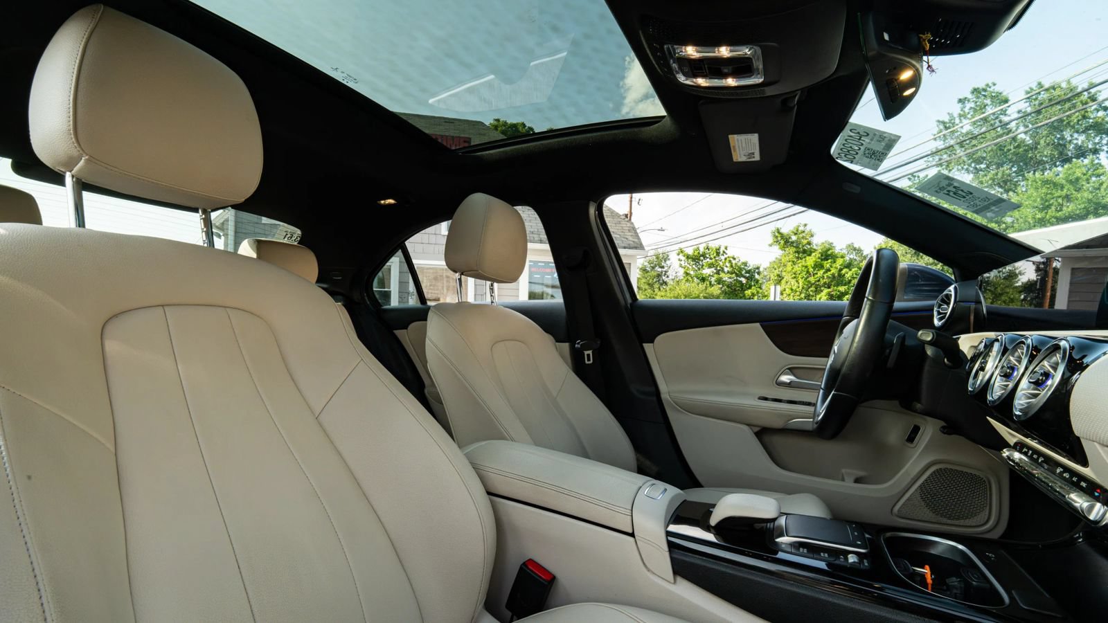 Used 2022 Mercedes-Benz A 220 4MATIC w/ Premium Package Lite image 9