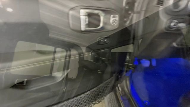 Used 2021 Jeep Gladiator Overland w/ Uconnect 4C Nav & Sound Group AWD/4WD image 19