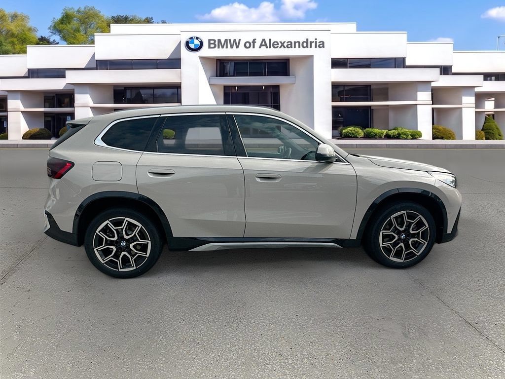 New 2026 BMW X1 xDrive28i w/ Technology Package AWD/4WD image 4