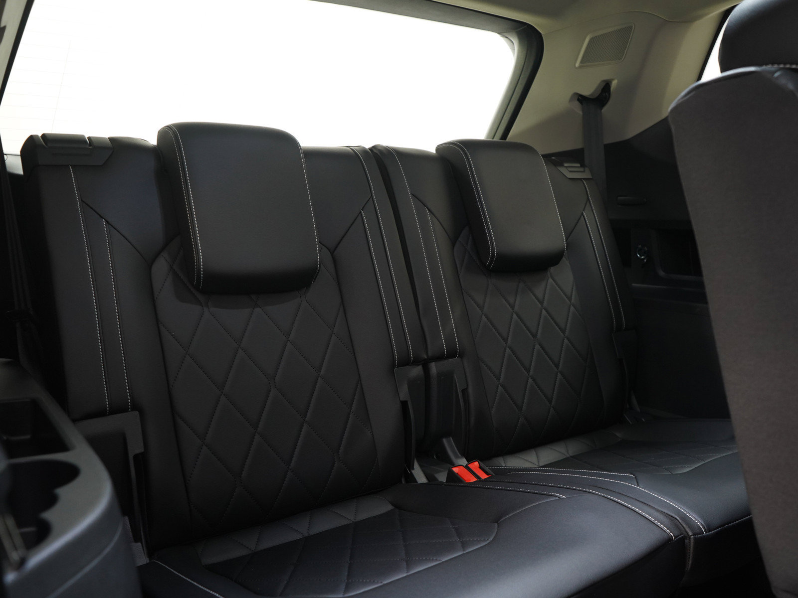 Used 2025 Volkswagen Atlas SEL Premium R-Line AWD/4WD image 18