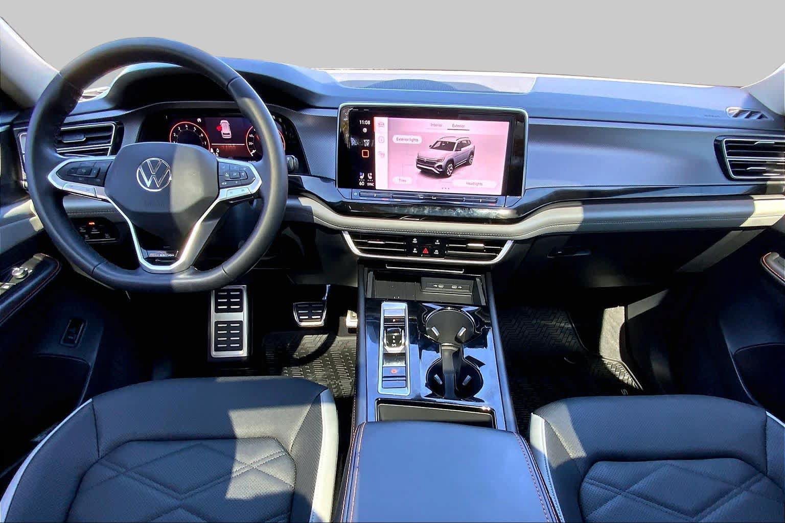 Used 2026 Volkswagen Atlas Peak Edition AWD/4WD image 14