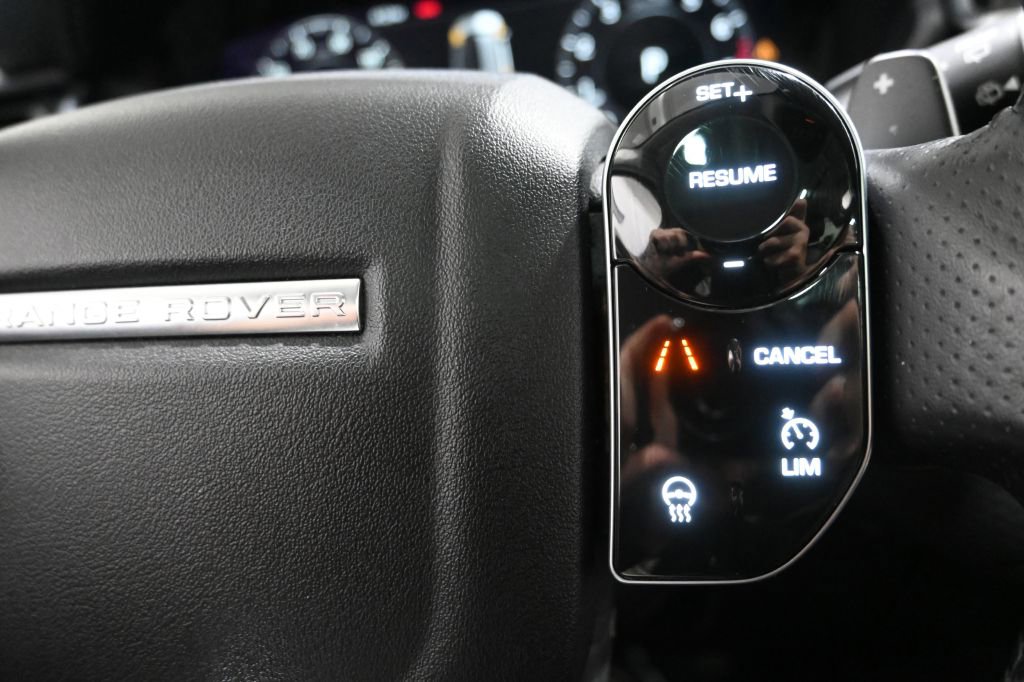 Used 2018 Land Rover Range Rover Velar S image 33