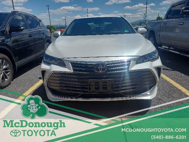 Used 2022 Toyota Avalon XLE FWD image 2