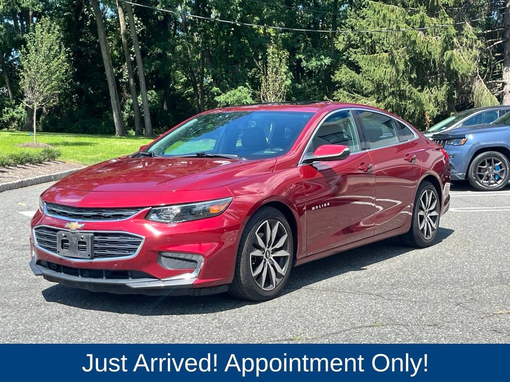 Used 2017 Chevrolet Malibu LT w/ Leather Package FWD image 3