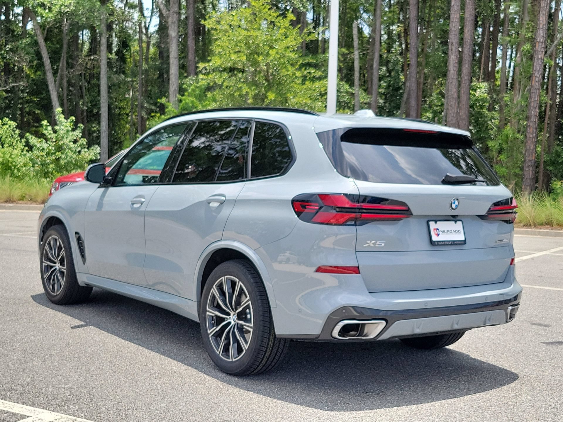 Used 2024 BMW X5 sDrive40i w/ M Sport Package RWD image 3