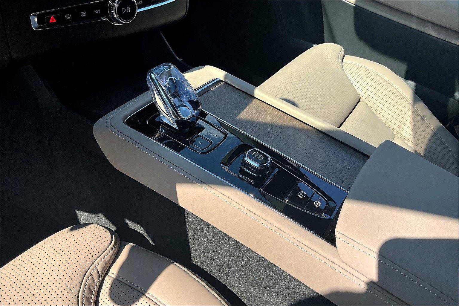 New 2026 Volvo XC90 B6 Ultra image 24