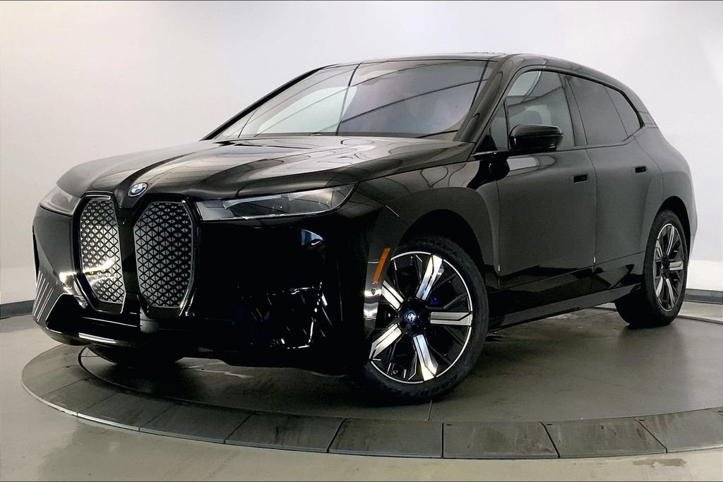 Used 2024 BMW iX xDrive50 w/ Premium Package AWD/4WD image 10