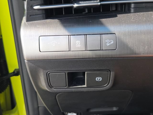 Used 2024 Hyundai Kona SEL AWD/4WD image 29