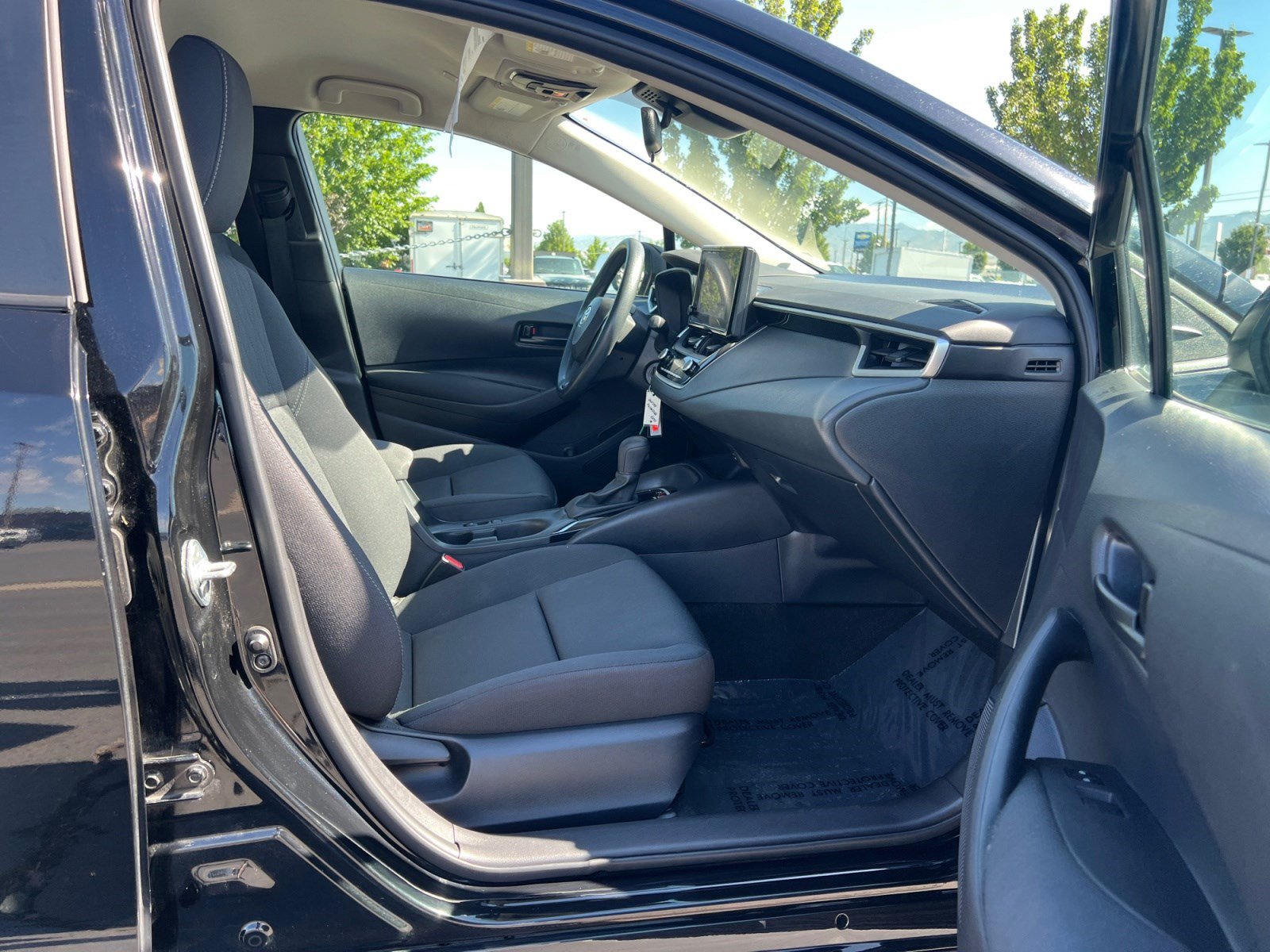 Used 2023 Toyota Corolla LE FWD image 29