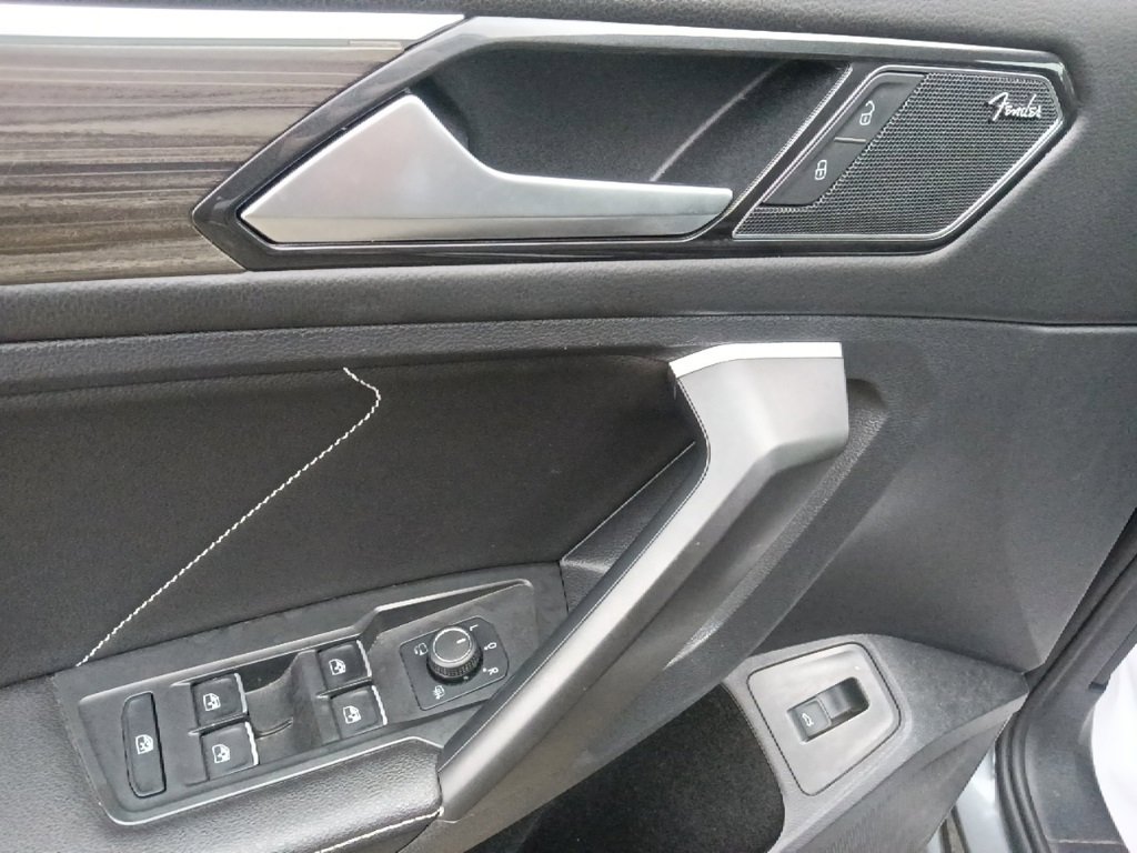 Used 2023 Volkswagen Tiguan SEL R-Line image 12