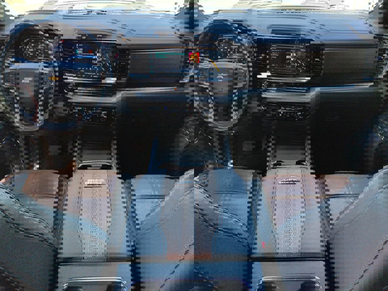 Used 2024 Chevrolet Silverado 2500 High Country w/ Technology Package image 14