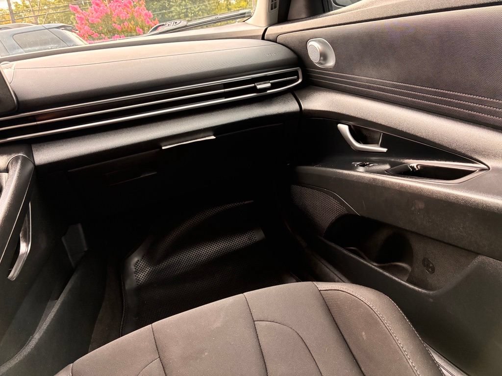 Used 2022 Hyundai Elantra SEL FWD image 37