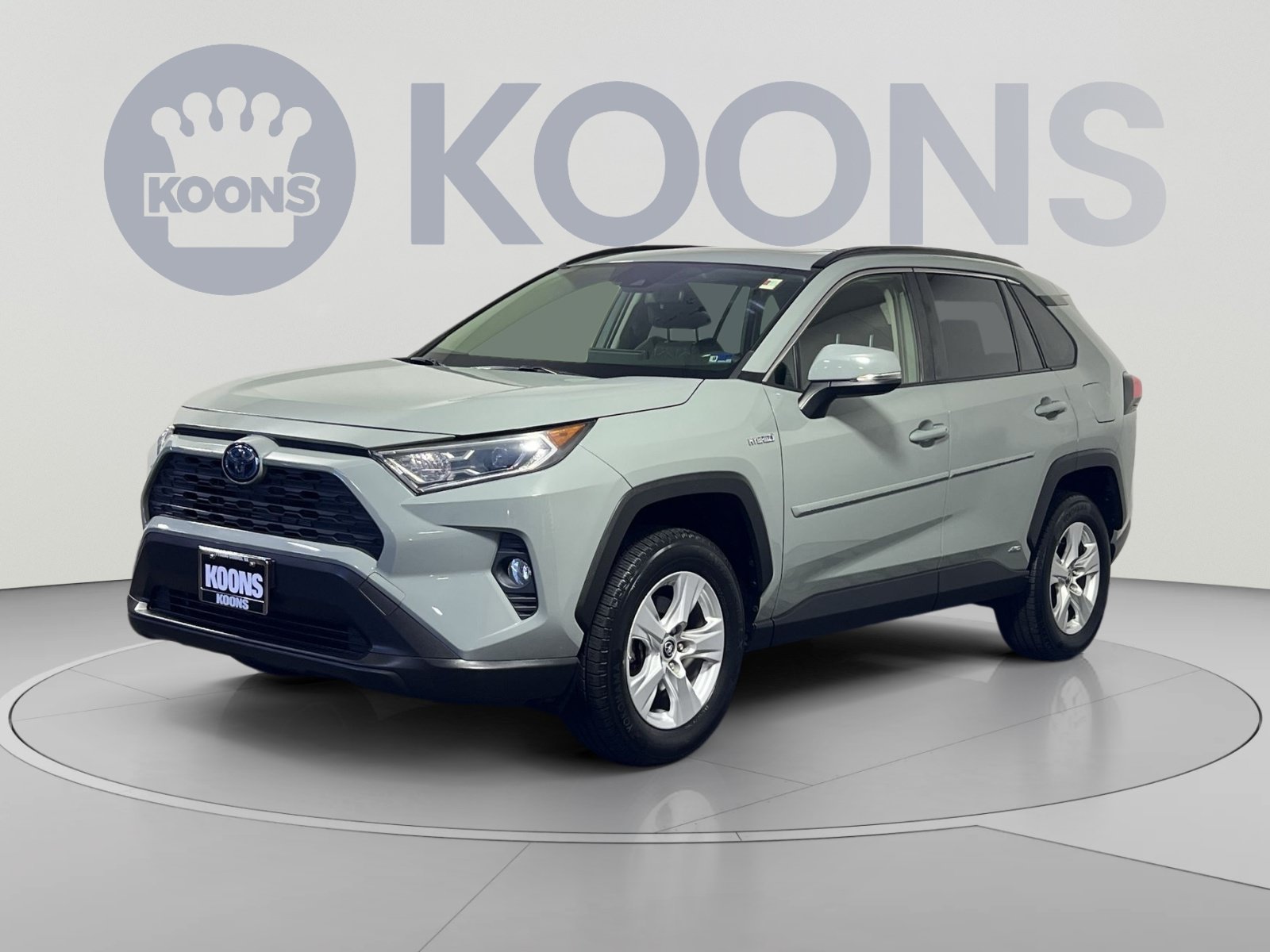 Used 2019 Toyota RAV4 XLE w/ Convenience Package AWD/4WD image 1