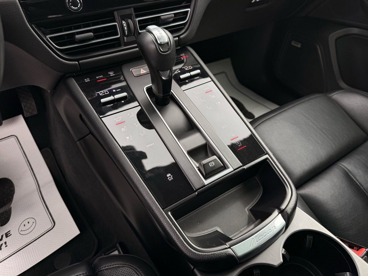 Used 2022 Porsche Macan image 48