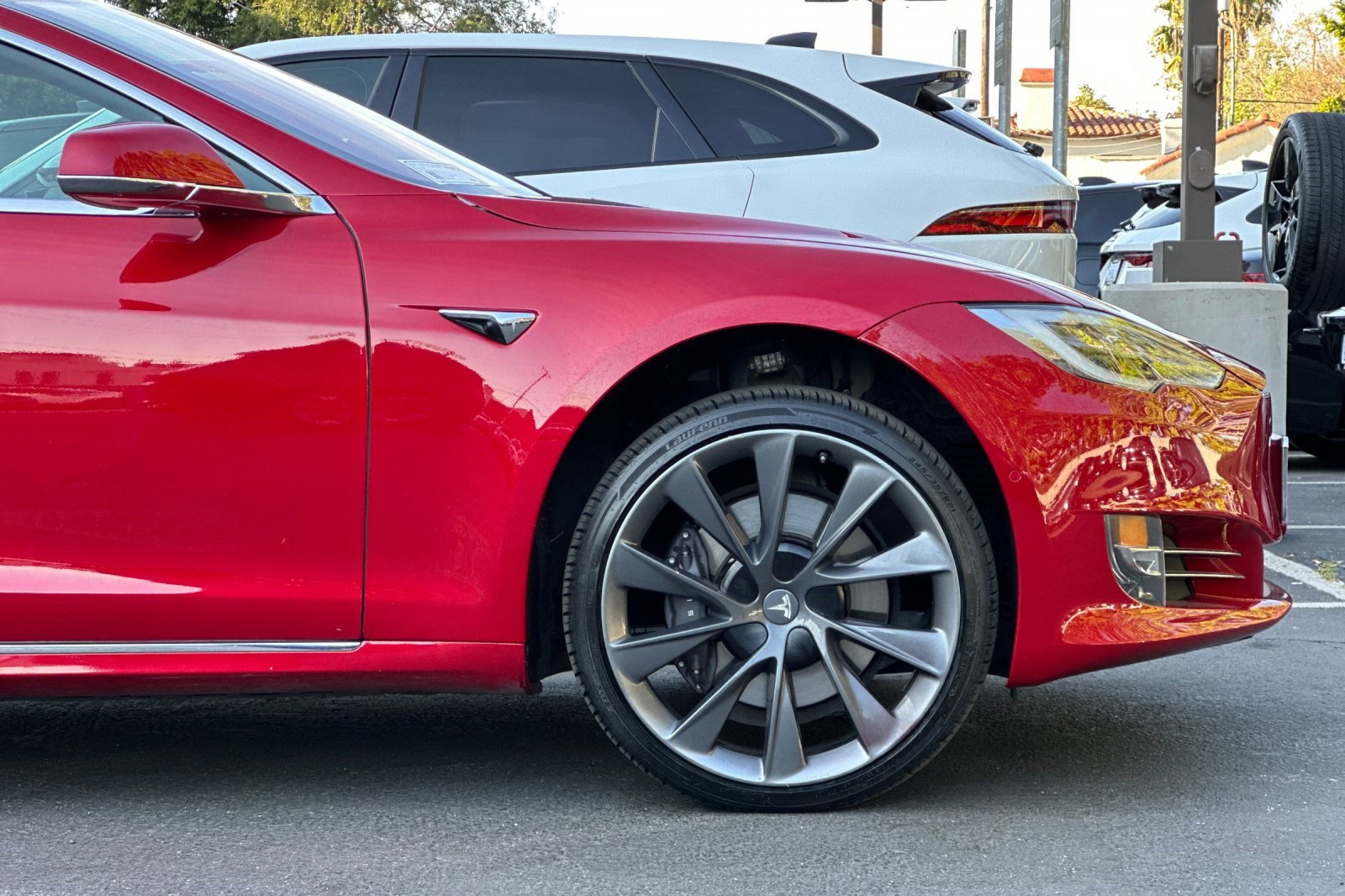 Used 2020 Tesla Model S Long Range Plus image 33