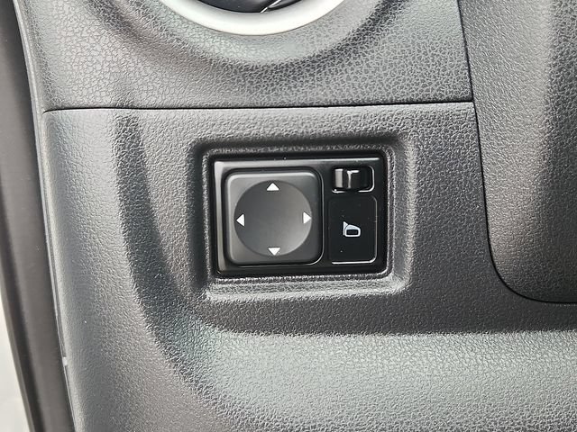Used 2015 Nissan Versa Note SV FWD image 16