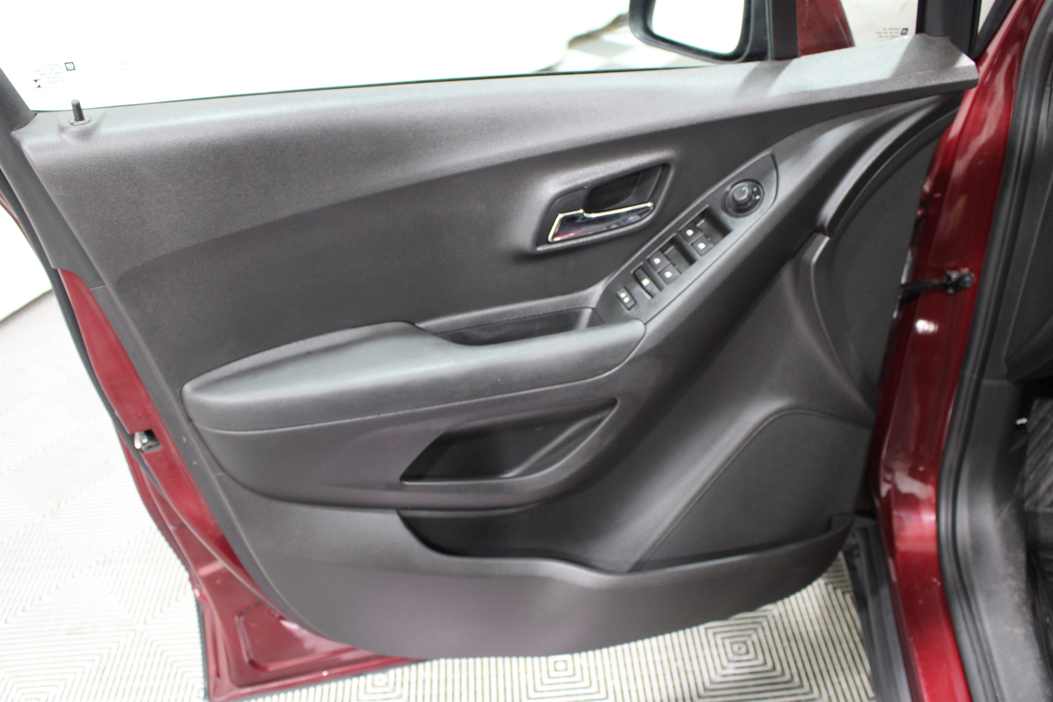 Used 2016 Chevrolet Trax LS FWD image 6