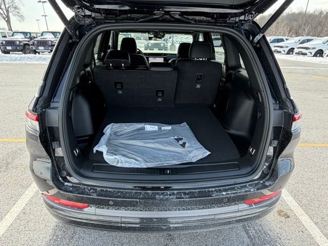 New 2026 Jeep Grand Cherokee Limited AWD/4WD image 7