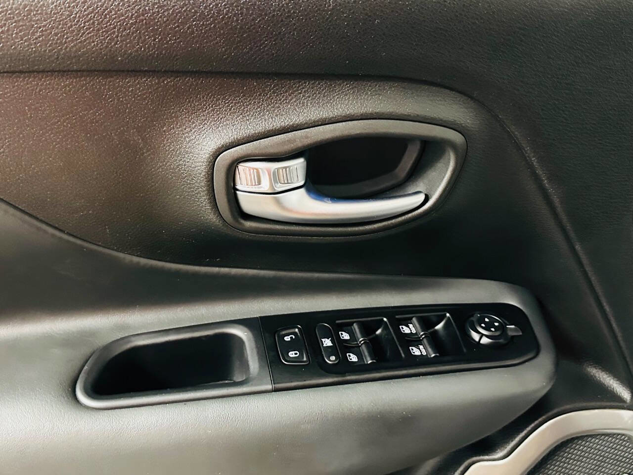 Used 2021 Jeep Renegade Limited w/ Sun & Sound Group image 19