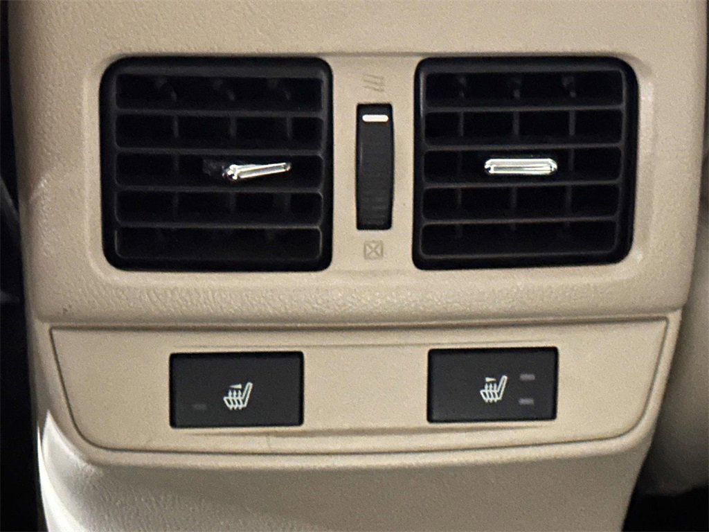 Used 2016 Subaru Legacy 2.5i Limited image 19