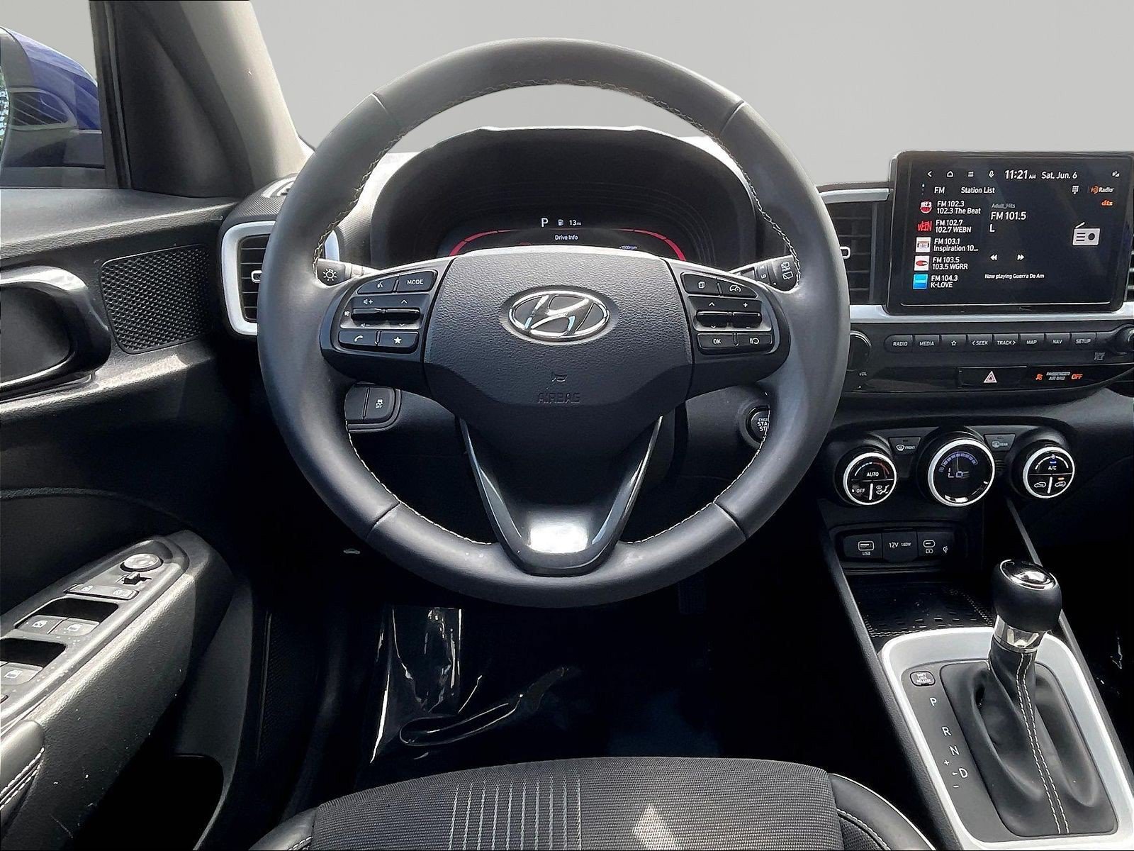 Certified 2024 Hyundai Venue Limited FWD image 8