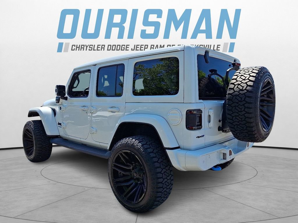 Used 2021 Jeep Wrangler Unlimited Sahara AWD/4WD image 4