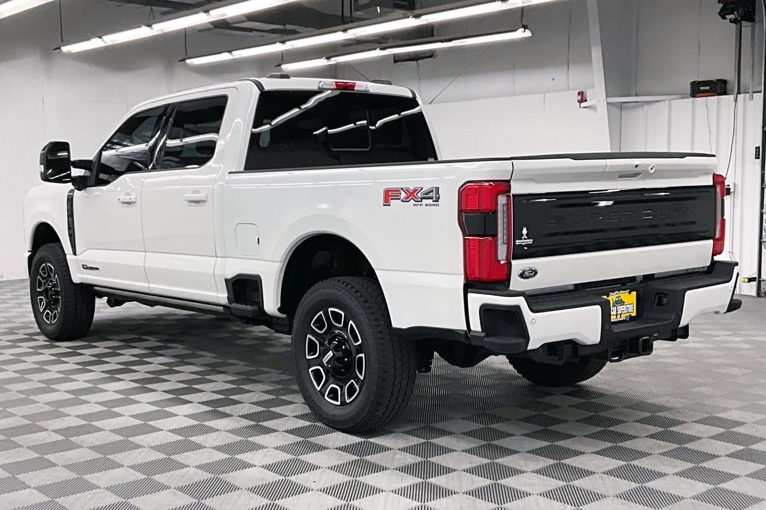 Used 2025 Ford F350 Platinum AWD/4WD image 3