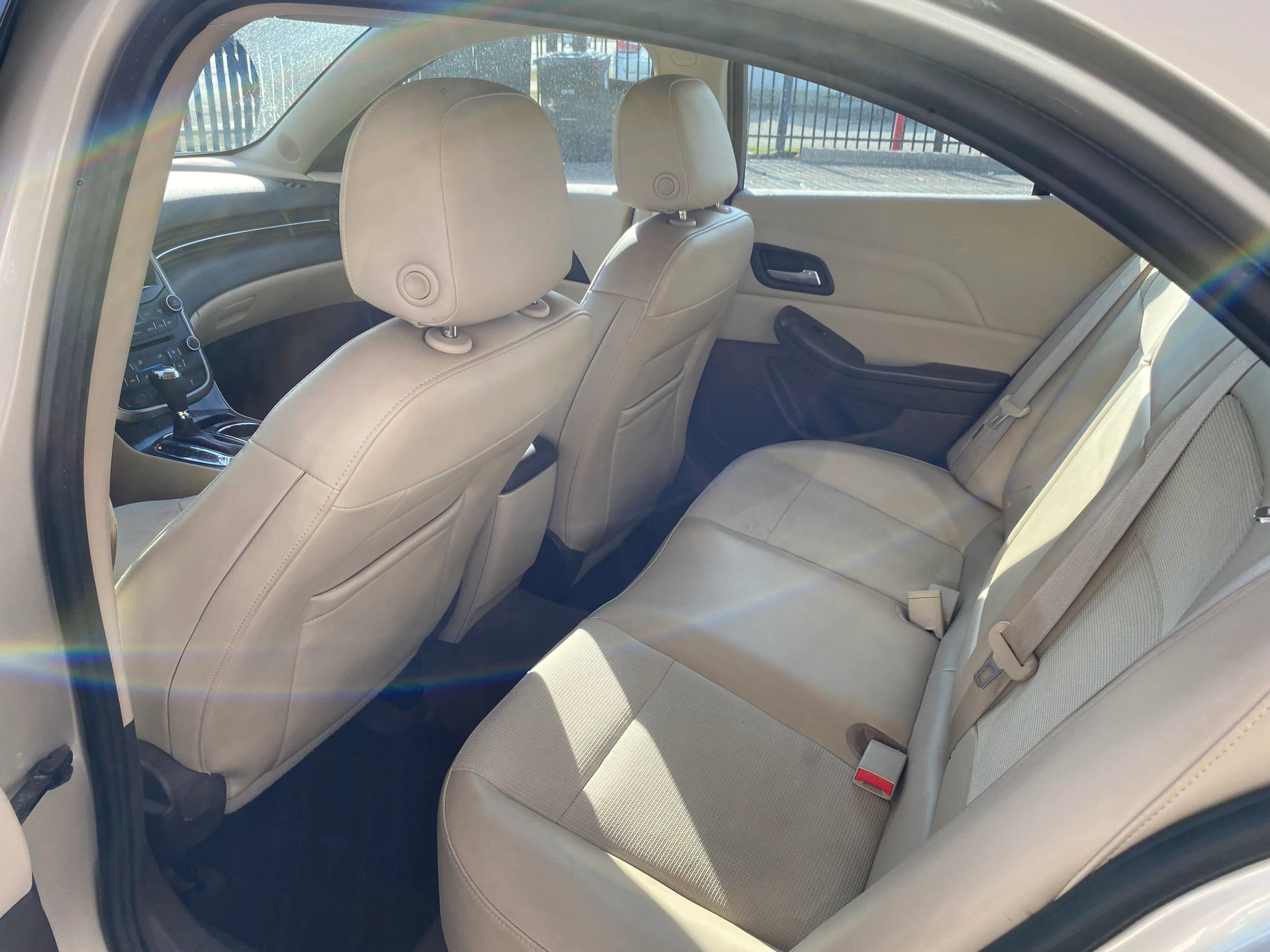 Used 2015 Chevrolet Malibu LT w/ Power Convenience Package FWD image 9