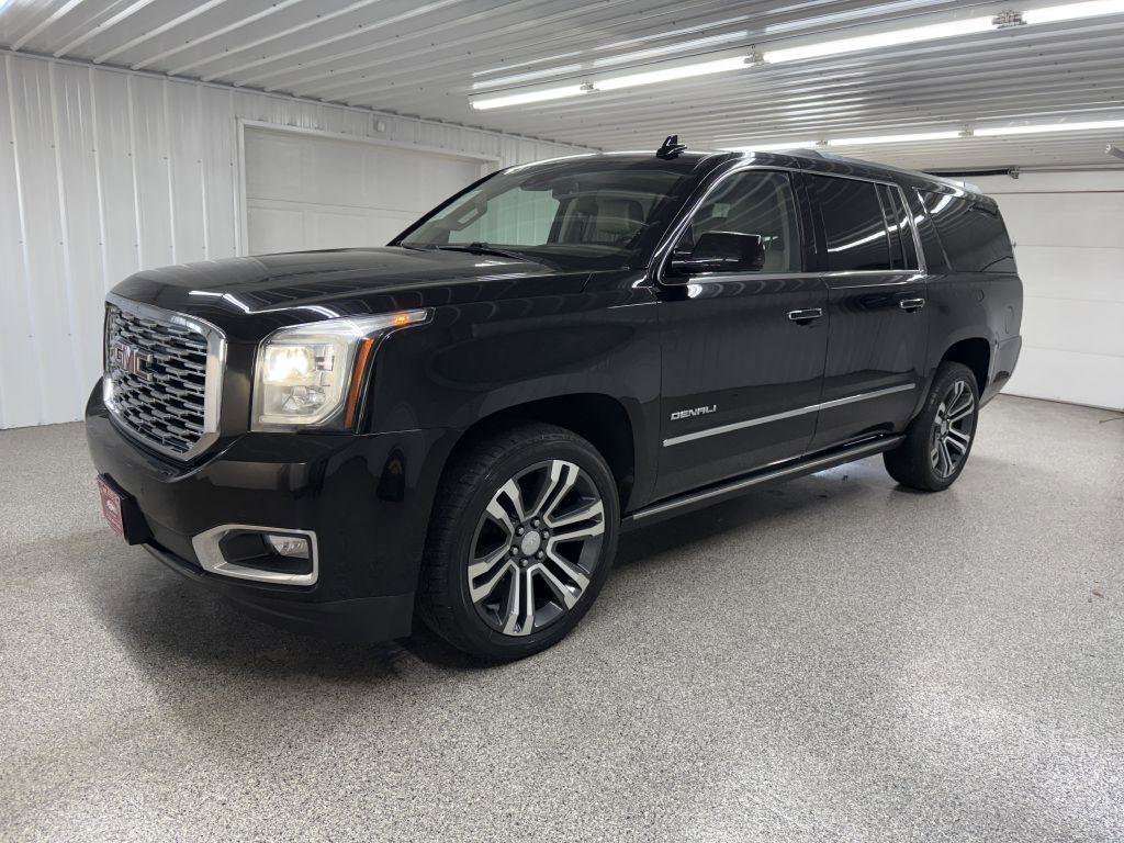 Used 2019 GMC Yukon XL Denali w/ Denali Ultimate Package AWD/4WD image 3