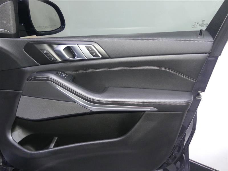 Used 2020 BMW X5 M50i w/ Premium Package image 19