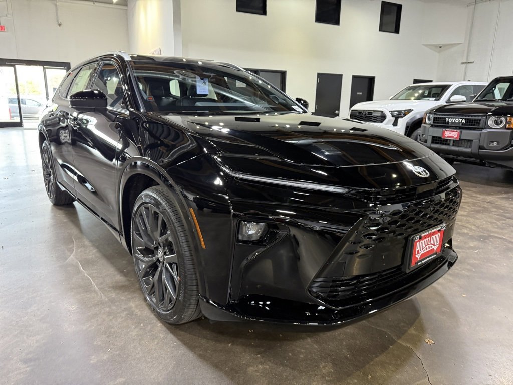 New 2025 Toyota Crown Signia image 2