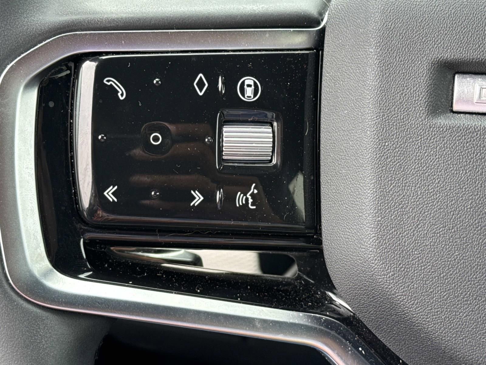 Used 2024 Land Rover Discovery Sport Dynamic SE image 23