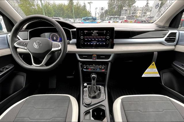 New 2025 Volkswagen Taos SE image 6