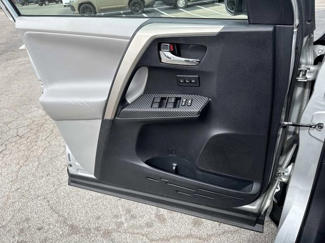 Used 2013 Toyota RAV4 Limited AWD/4WD image 9